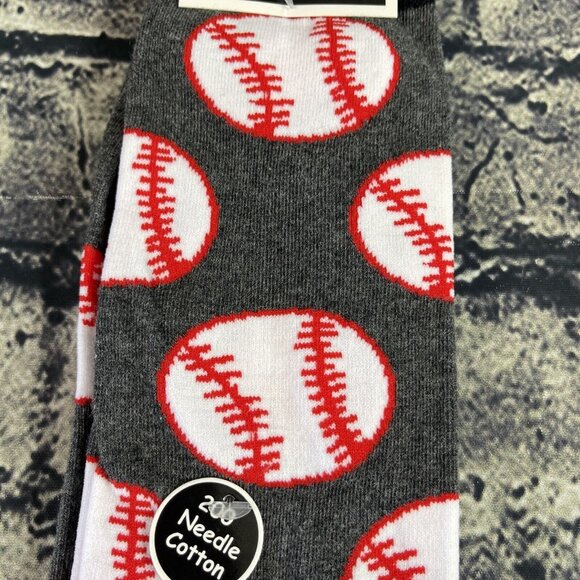 Fun Circle Men's Baseball Themed Sox size 10-13 Crew Socks 2 Pair Shoe sz 6-12 - Picture 4 of 9
